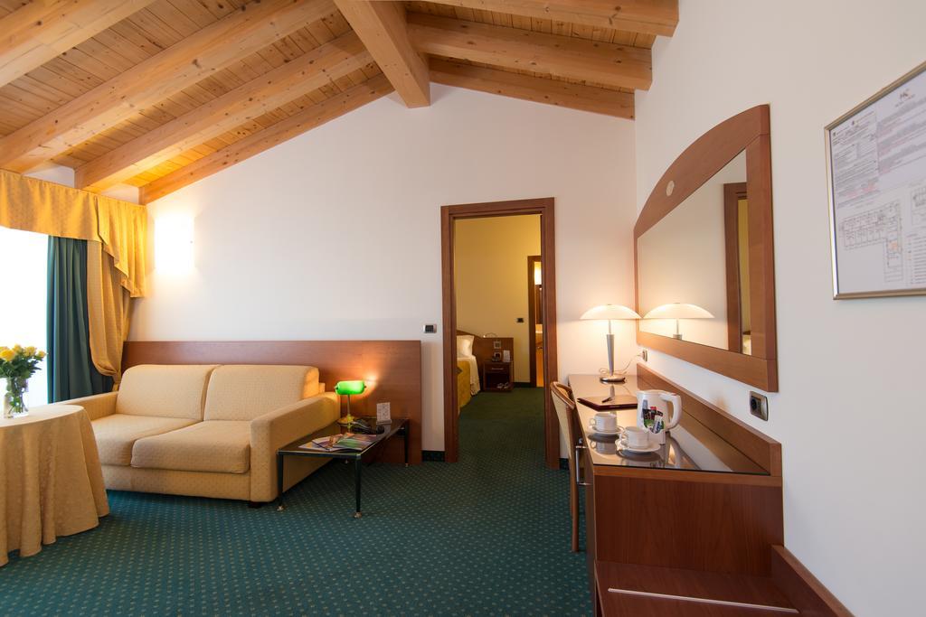 Hotel Capri Bardolino 3S Eksteriør billede